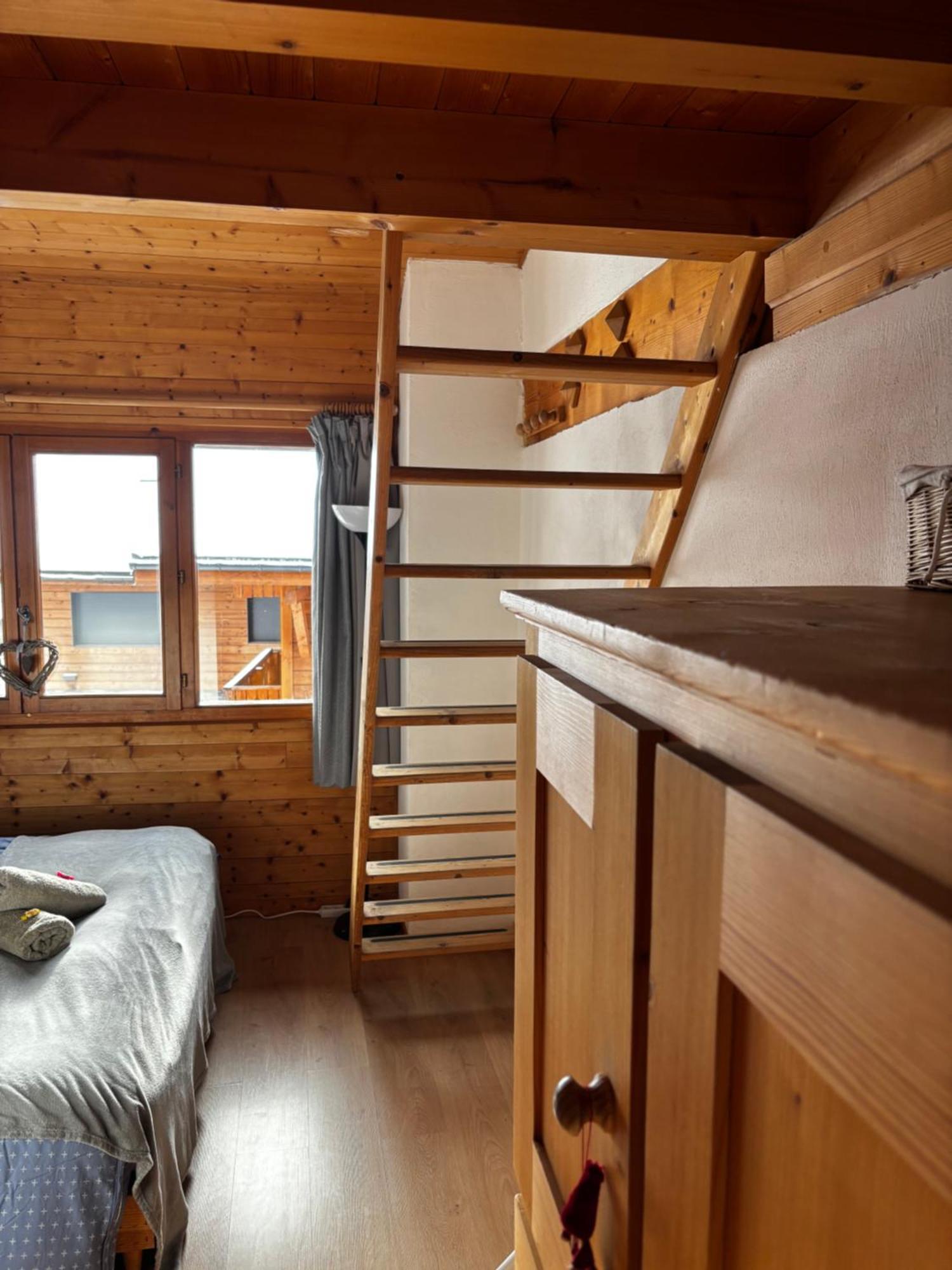 Central Hostel Шатель Екстер'єр фото
