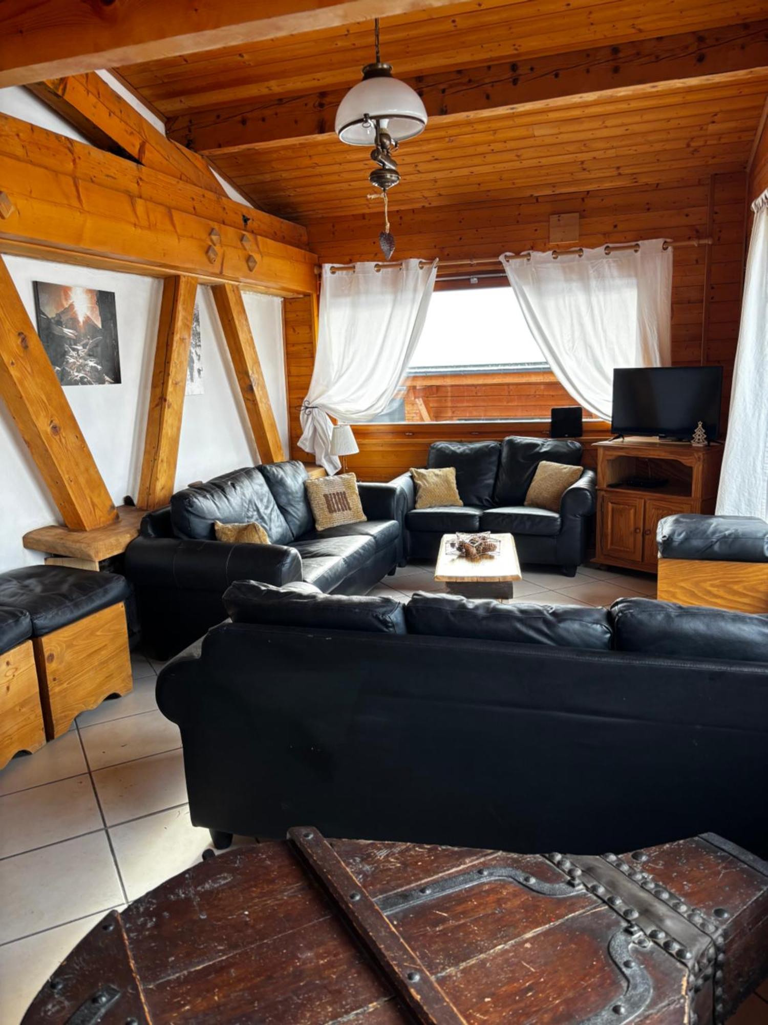 Central Hostel Шатель Екстер'єр фото