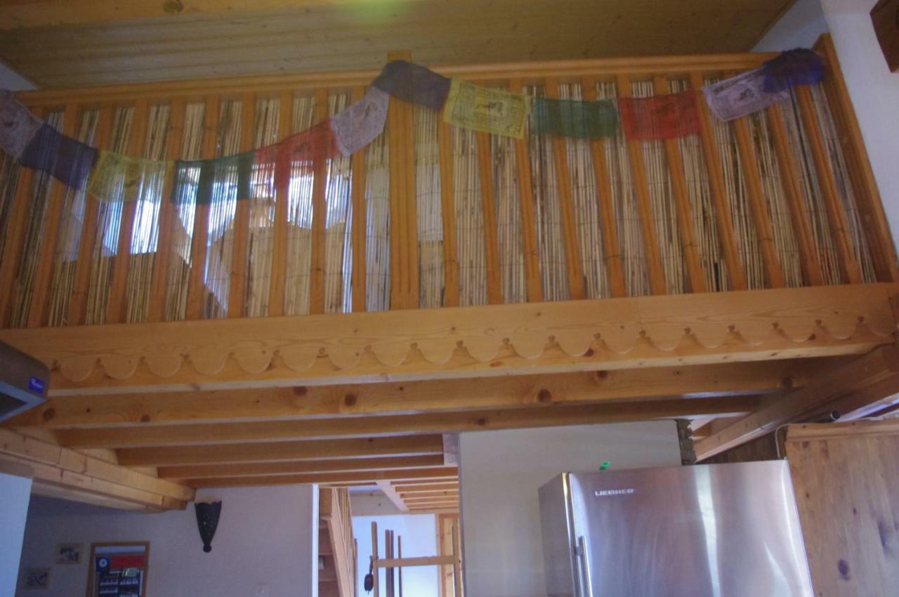 Central Hostel Шатель Екстер'єр фото